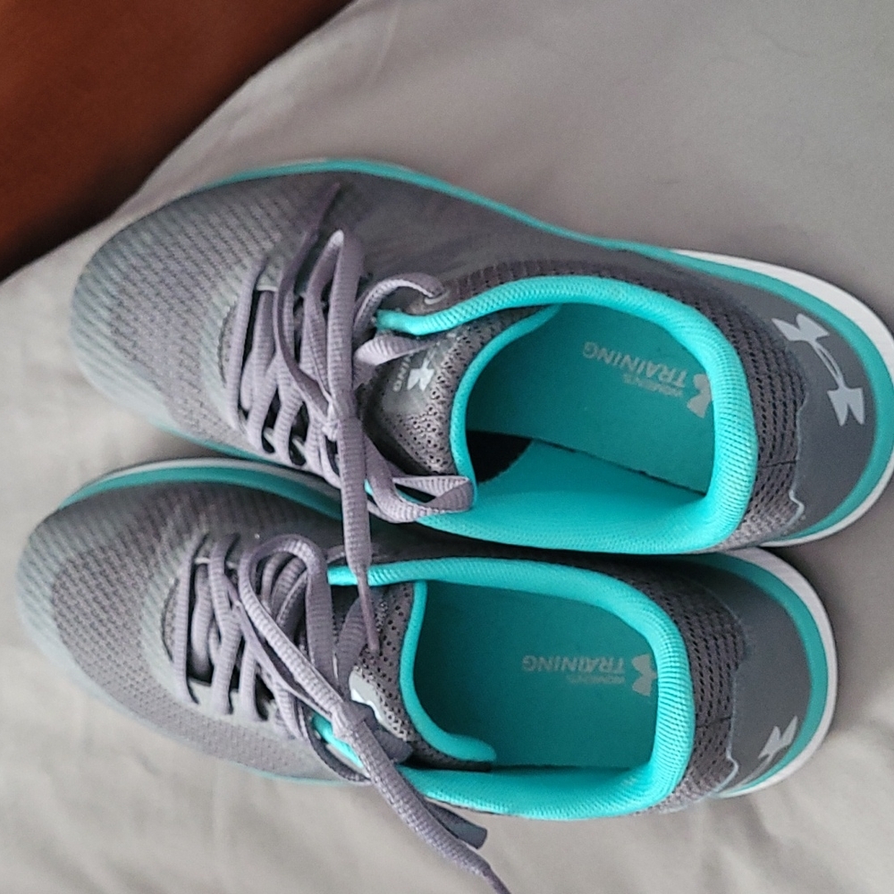 Women's running shoes